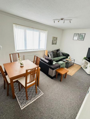 City Centre 4 Bedroom, 2 Bathroom, Free Parking